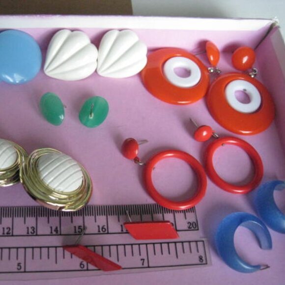 Lot of 15 Vintage Pierced Earrings No Backs - Picture 8 of 16